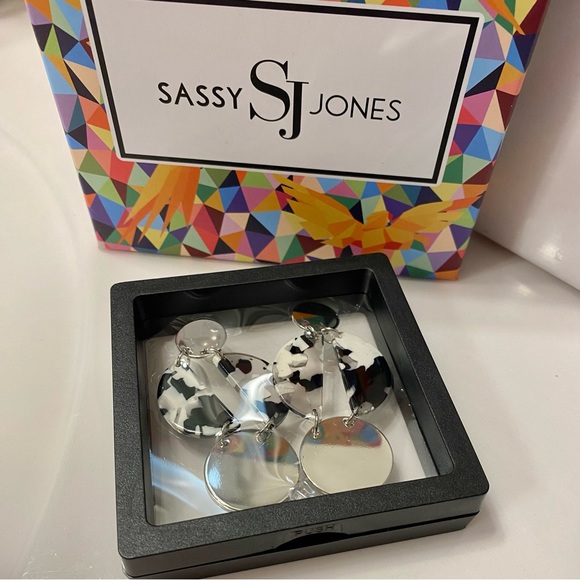 Sassy Jones Zaria Dangles -Dalmata Marble - Picture 2 of 2